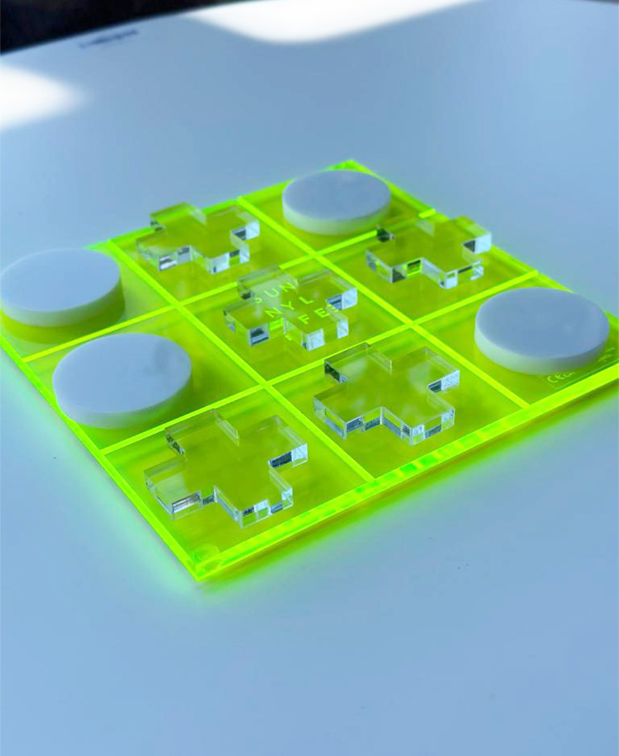 לוח איקס עיגול - Neon